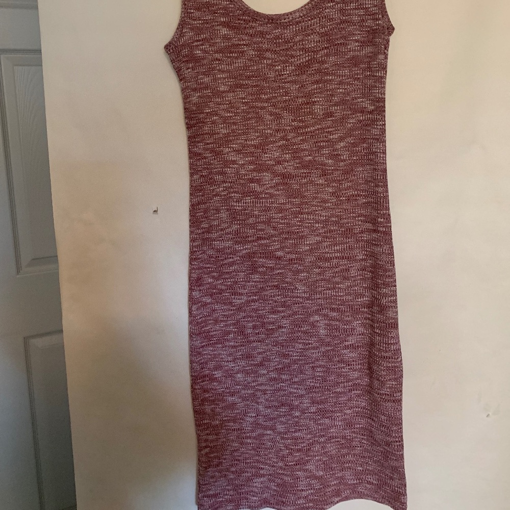Knit Sleeves Dress size Small Burgundy and beige.